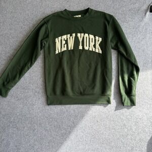 New York Popular Varsity Crewneck Sweatshirt Medium Green New York Graphic